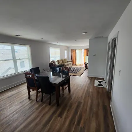 Stunning New Apartment On The Beach Block